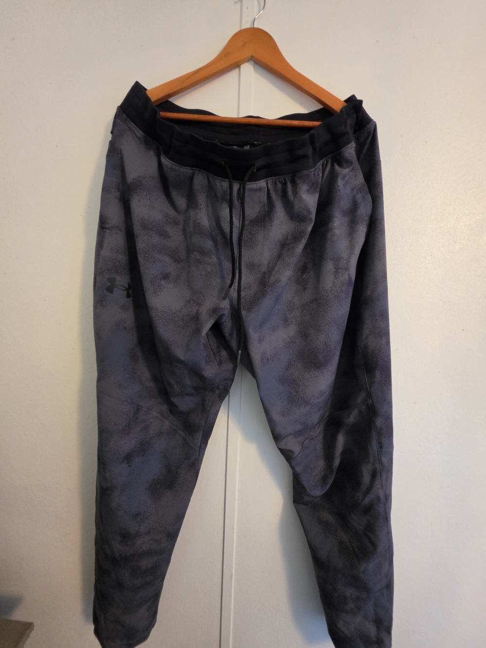 Under Armour Gray & Black Camo Track Joggers Size 2xl
